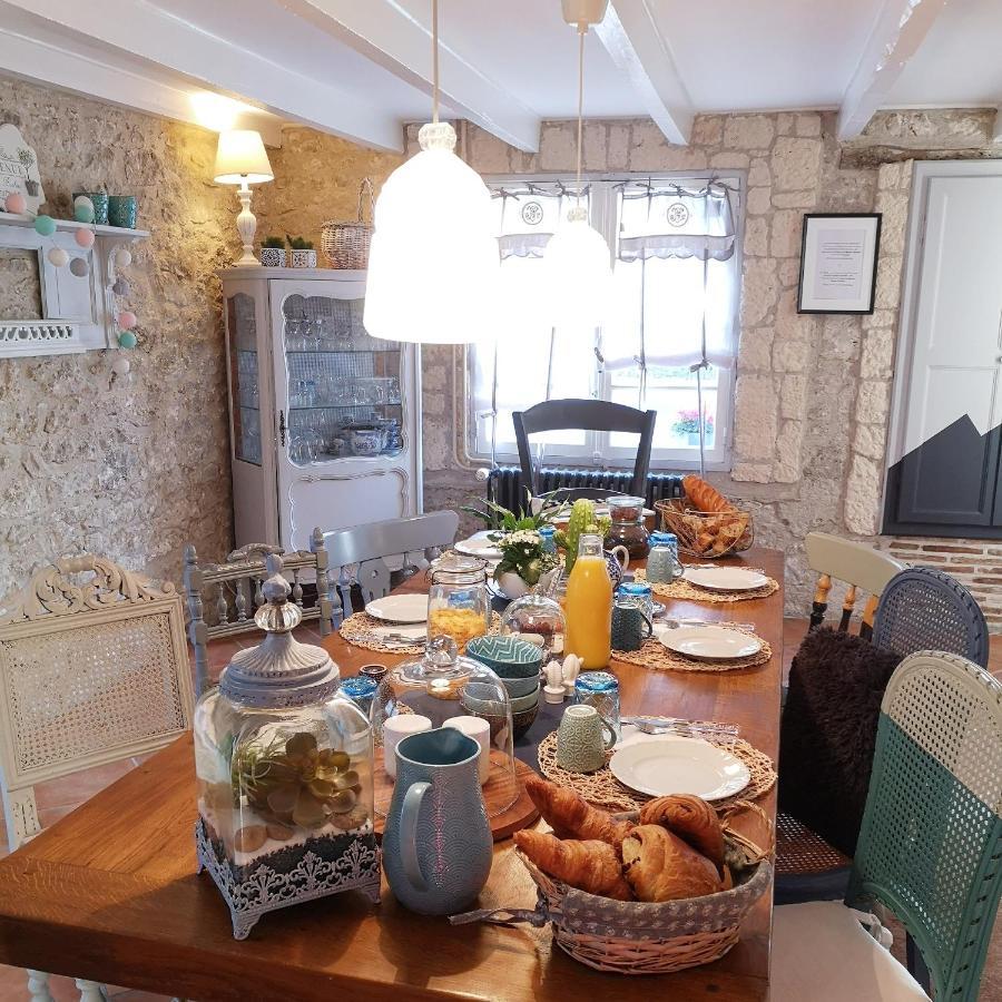Bed and Breakfast Aux Champes Saussignac Exteriér fotografie